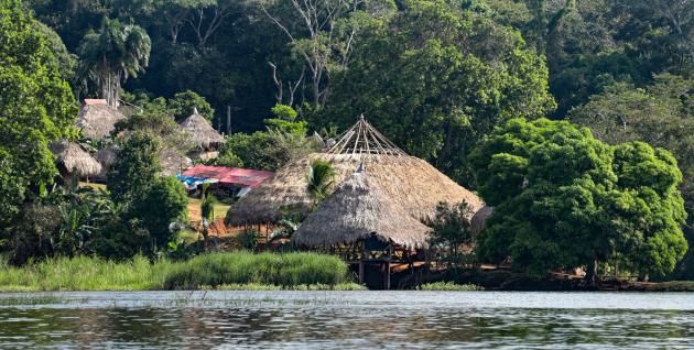 das Dorf der Embera
